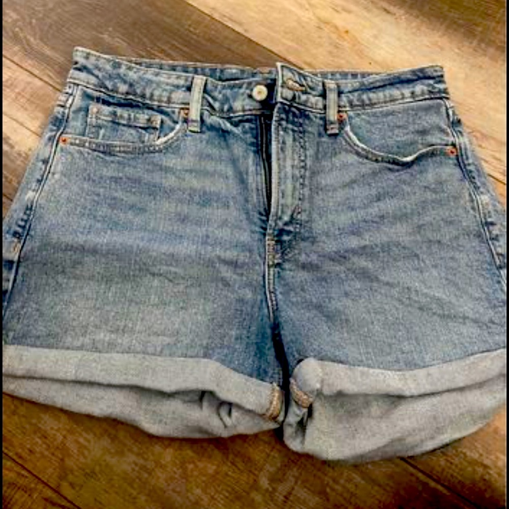 Old navy O.G shorts, Size 8.